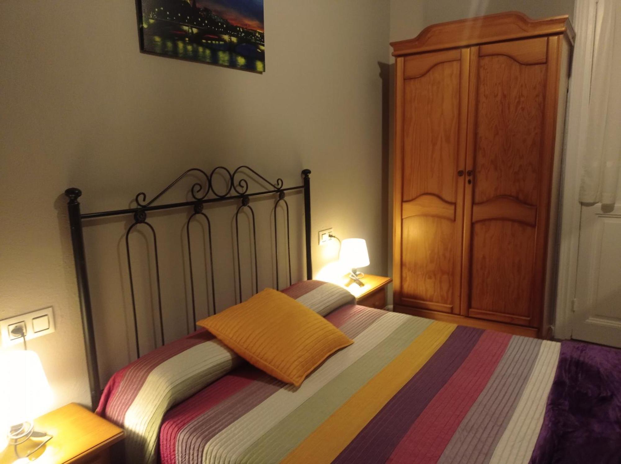 Hospedaje Don Pelayo Gijon Room photo