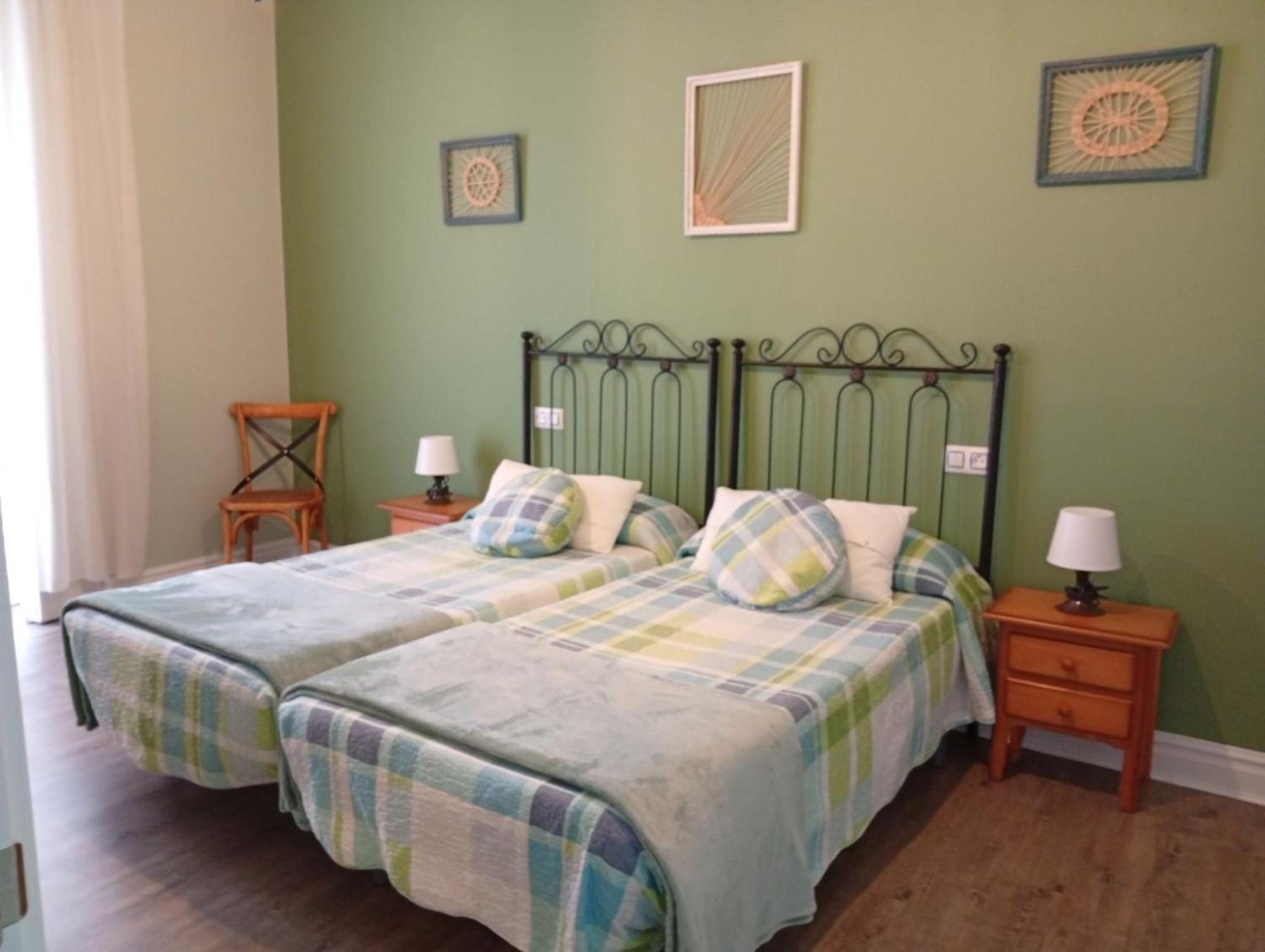 Hospedaje Don Pelayo Gijon Room photo