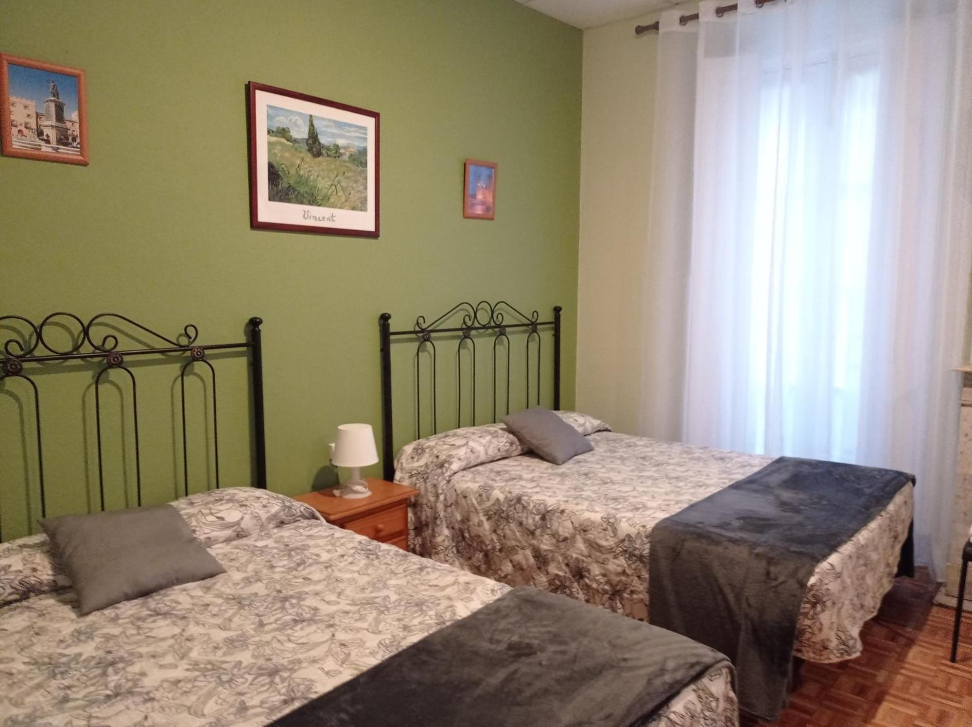 Hospedaje Don Pelayo Gijon Room photo