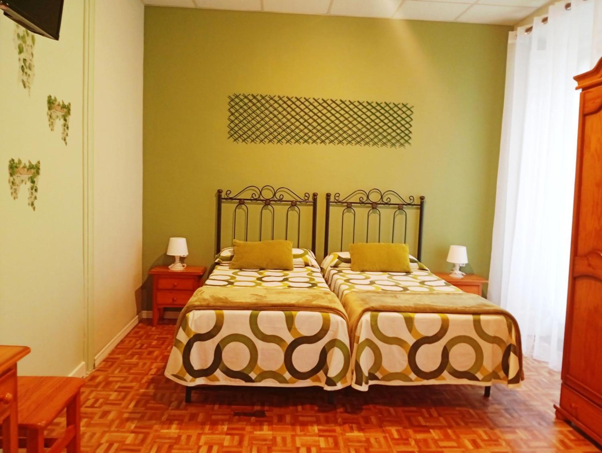 Hospedaje Don Pelayo Gijon Room photo