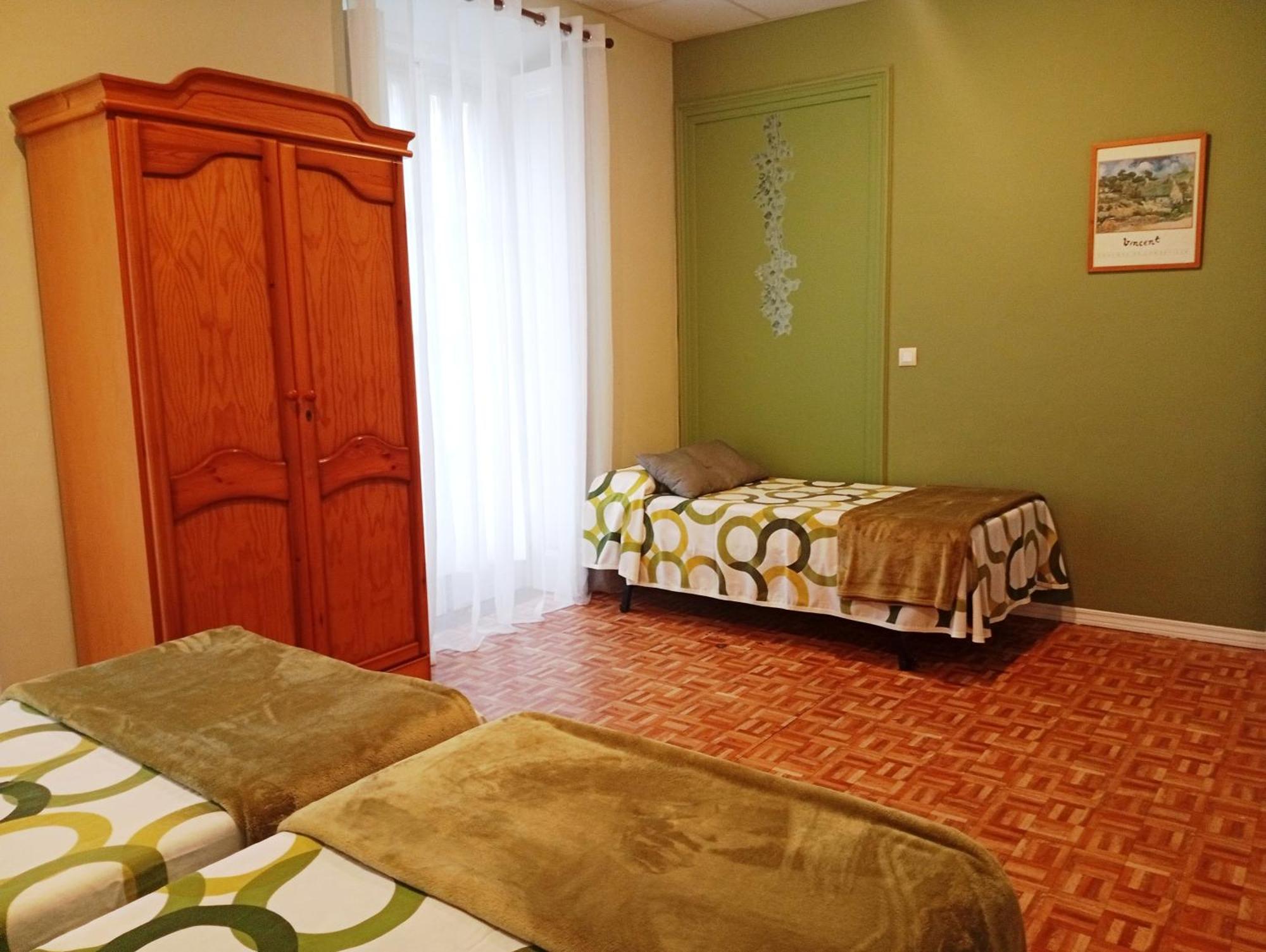 Hospedaje Don Pelayo Gijon Room photo
