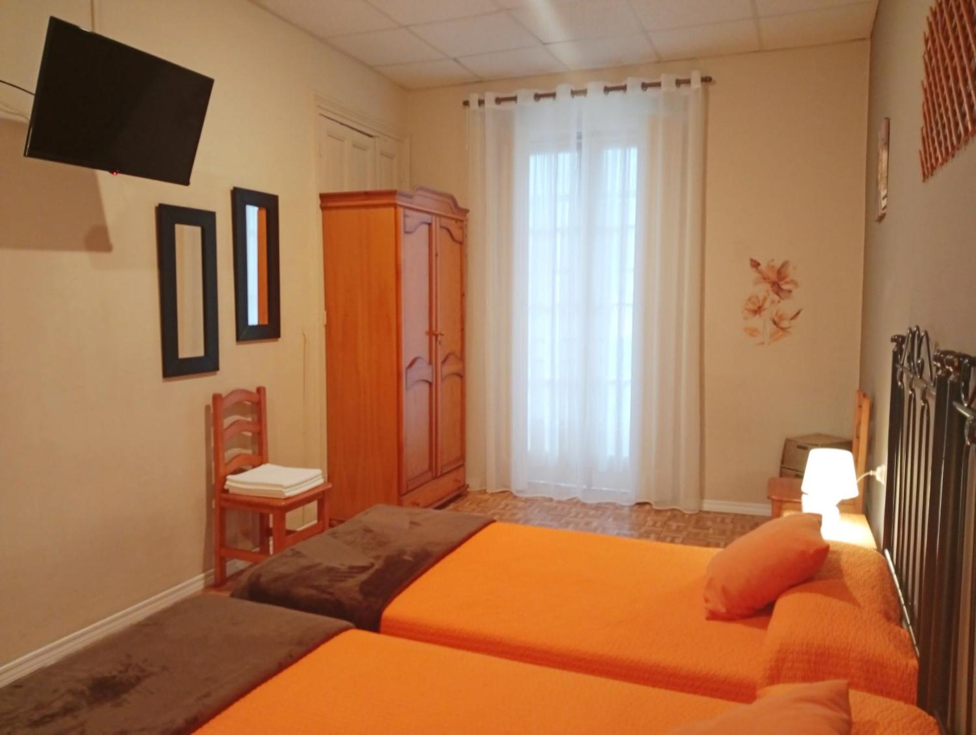 Hospedaje Don Pelayo Gijon Room photo